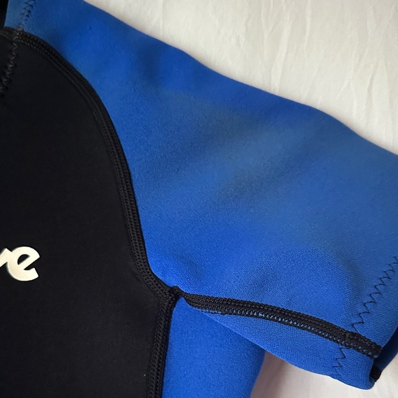 Body Glove Kids Rashguard - Black and Blue - Picture 2 of 4